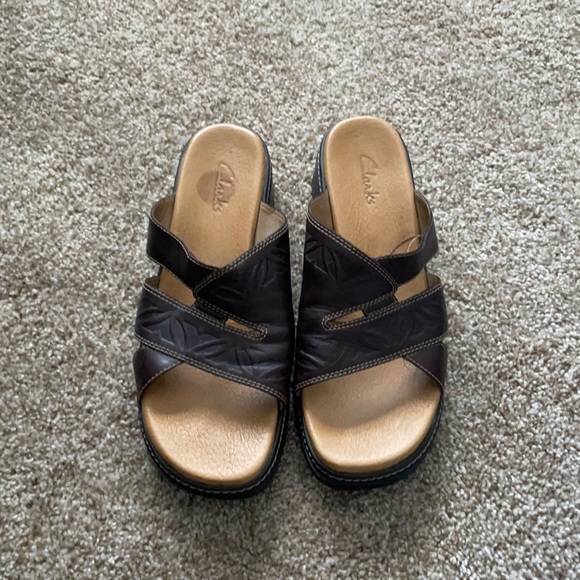 Clarks Brown Leather Sandals - Picture 1 of 4